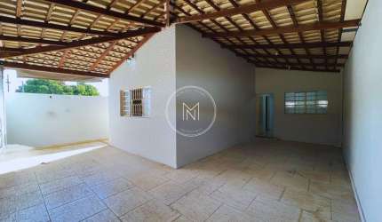 Casa com 3  dormitórios à venda no Resplendor