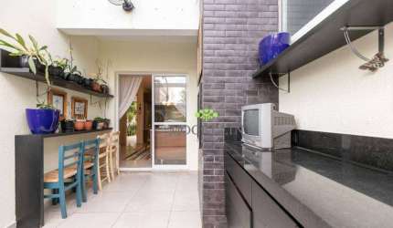 Sobrado à Venda Bom Retiro, Curitiba com 4 Quartos, 163 m² por R$ 998.000