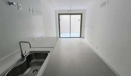 Apartamento Garden de Sala/Quarto com VAGA, Silencioso e Fundos, ideal para Moradia na João Lira, Leblon