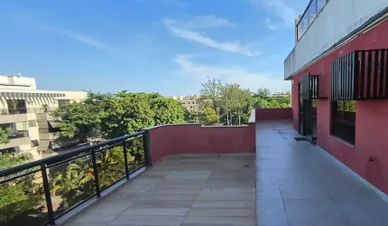 Reformada Cobertura Duplex, 171m², 3 quartos, 3 vagas, Próximo da Praia na Gleba B do Recreio.