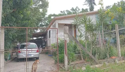 CASA TÉRREA DE 2 QUARTOS  EM TERRENO DE ESQUINA
