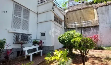 CASA SOBRADO PRÓXIMO AO HOSPITAL MOINHOS DE VENTO