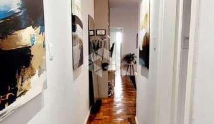 APARTAMENTO DE 2 QUARTOS REFORMADO NO BOM FIM