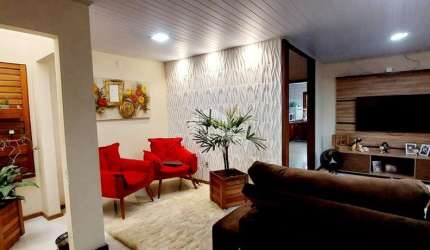 Casa de 3 quartos,1 suíte, garagem coberta amplo terreno no Engenho
