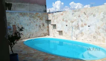Casa com piscina 3 dormitórios no Santa Julia