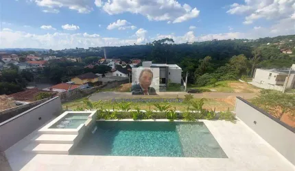 Vende-se Linda Casa no Condomínio SPII, 4 suítes, Piscina, Gourmet.
