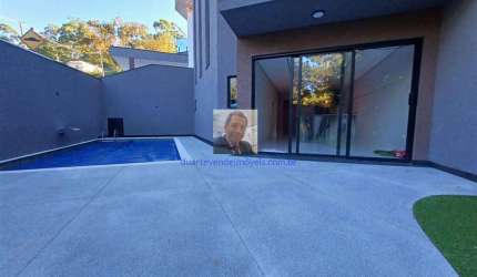 Vende-se Linda Casa Moderna no Condomínio Parque das Rosas, Cotia.