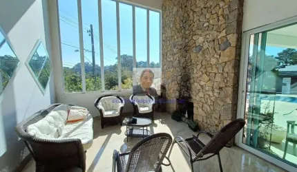 Casa no Cond. Reserva Santa Maria - Moderna e integrada, com 6 dorm/5 suíte