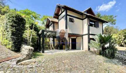 Casa em condomínio fechado com 3 quartos à venda na Chácara Santa Lúcia, Carapicuíba , 183 m2 por R$ 1.280.000
