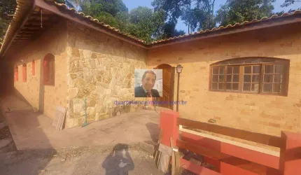 Aluga-se ou Vende-se Casa 3dorm/1suíte, 4 vagas, no Condomínio Vila Verde.