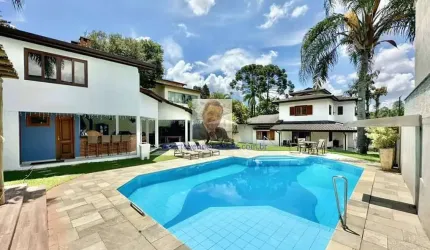 Vende-se Casa no Cond. Granja Viana II (Gl. 2) - 5d/4sts, piscina, salão go
