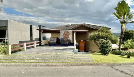 Vende-se Casa no Cond. Golf Village - 3 suítes, apartamento hóspedes, varan
