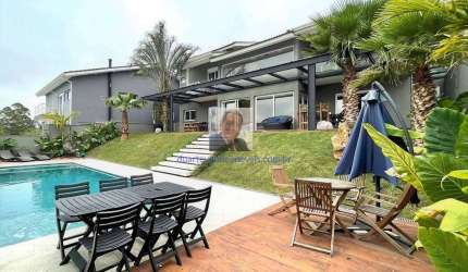 Vende-se Linda Casa no Cond. Pq. das Artes - 4sts. Linda e moderna, piscina