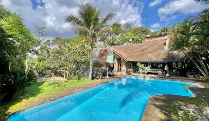 Vende-se Casa no Cond. Fazendinha - Terreno 3.300 m² - Rústica 3d/1ste + ed