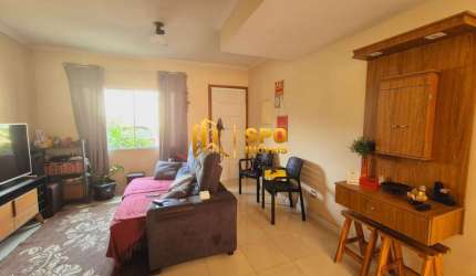 Sobrado a venda no Condomínio Residencial Saint Germain, com 3 suítes e 4 banheiros