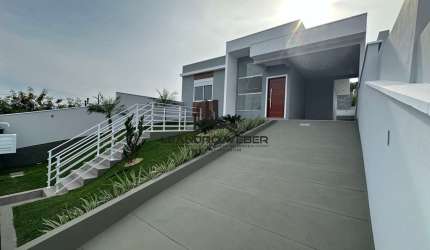Casa Nova com 3 Dormitórios - 1 Suíte - São José/SC