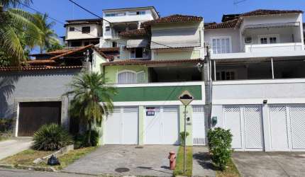 Excelente casa duplex com 236m², 3 quartos, 2 vagas de garagem na Estrada do Uruçanga - Anil - Jacarepaguá RJ. EXCLUSIVIDADE!