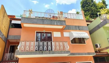 Casa triplex, 03 quartos, piscina com hidro, sauna  e varanda gourmet na Freguesia - Jacarepaguá - RJ.