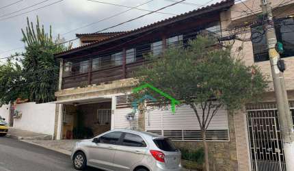 Casa Residencial com 3 dormitórios, 1 suíte e área gourmet  à venda, 325 m²  - Centro de Carapicuíba /SP