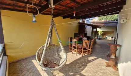 Casa Ampla com 3 Moradias e Vista Privilegiada na Vila Creti, Carapicuíba.