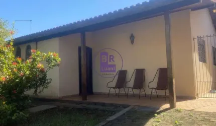 Casa Terrea com uma localizacao super privilegiada.