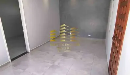 Excelente Residência com 3 Dormitórios sendo um suíte - Vila Industrial.
