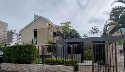 Casa com 3 pavimentos, decorada, às margens da Rua Apipucos!
