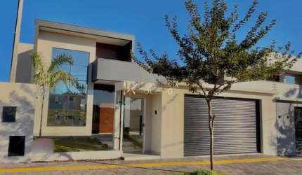CASA  À VENDA COM PISCINA  NA VILA INDUSTRIAL - TOLEDO  PR