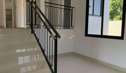 CASA À VENDA COM 1 SUÍTE E 2 QUARTOS, VILA BECKER, TOLEDO - PR
