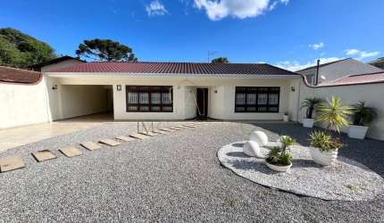 Casa térrea em amplo terreno no Bom Jesus