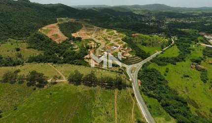 Lote à venda no Condomínio Entrevales, com 600 m² de terreno.