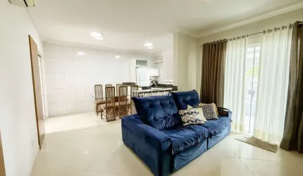Casa para Venda em Blumenau, Água Verde, 3 dormitórios, 1 suíte, 2 banheiros, 2 vagas