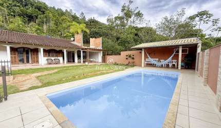 Casa para Venda em Blumenau, Progresso, 3 dormitórios, 1 suíte, 3 banheiros, 2 vagas