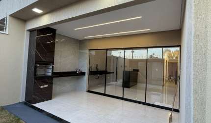 linda casa de 3 quartos uma suíte no setor estrela Dalva Goiânia
