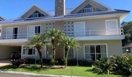 Casa Triplex 3 suítes - Condomínio Castel Pizzato - Santa Felicidade