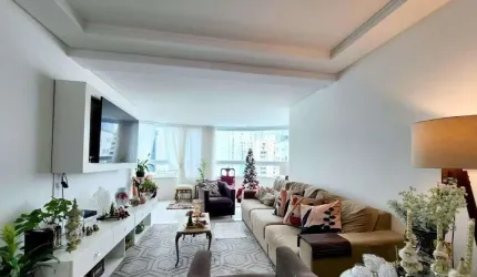Excelente empreendimento com 03 suítes a poucos metros do mar em Balneário Cambo