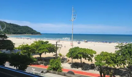 Apartamento frente mar com 3 dormitórios no Centro de Balneário Camboriú