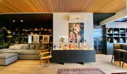 Apartamento com 2 dormitórios no Centro de Balneário Camboriú