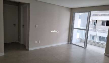 Apartamento com 2 dormitórios no bairro São João em Itajaí
