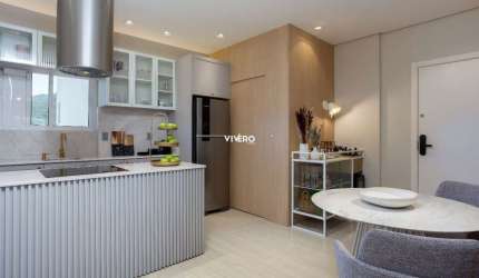 Loft em andar alto com linda vista bairro Fazenda - Itajaí