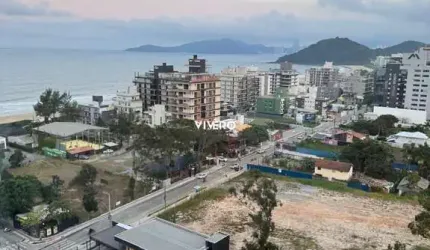 Cobertura com 3 dormitórios no Edifício Amores da Brava a 50 metros do mar na Pr