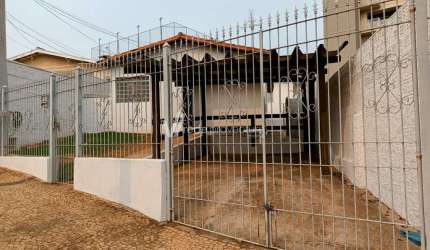 Casa com 2 quartos à venda na Rua Visconde de Congonhas do Campo, 125, Vila Campos Sales, Campinas, 109 m2 por R$ 400.000