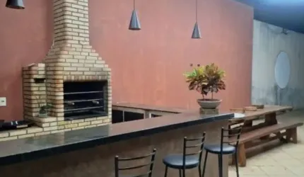 A&M IMOVEIS VENDE EXELENTE CASA EM CONDOMINIO FECHADO COM LASER COMPLETO