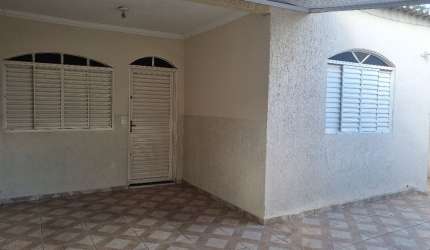 A&M IMOVEIS VENDE EXELENTE CASA SOBRADINHO ACEITA FINANCIAMENTO ADINHO ACEITA FINANCIAMENTO