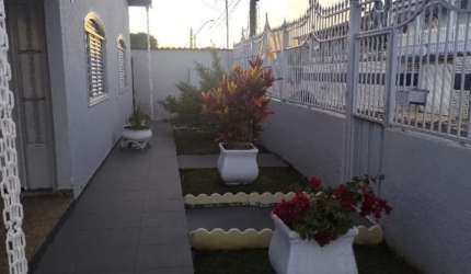 A&M IMOVENDE EXELENTE CASA EM SOBRADINHO