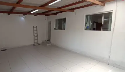 A&M IMÓVEIS VENDE EXCELENTE LOTE COM 02 CASAS NA QUADRA 01
