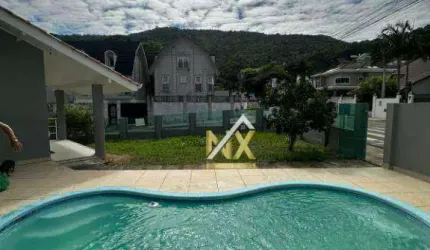 Casa com 3 dormitórios à venda, 211 m² por R$ 2.199.900 - Barra - Balneário Camboriú/SC