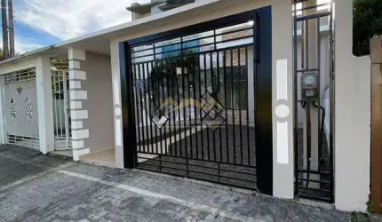 CASA MODERNA PRÓXIMA AO STOP E ARENA BEACH
