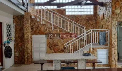 Casa ampla com terreno aos fundos à venda no bairro São Judas - Itajaí/SC