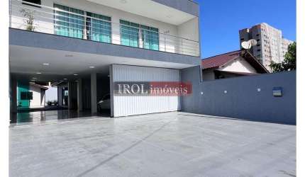 Casa Residencial e/ou Comercial com ótimo terreno